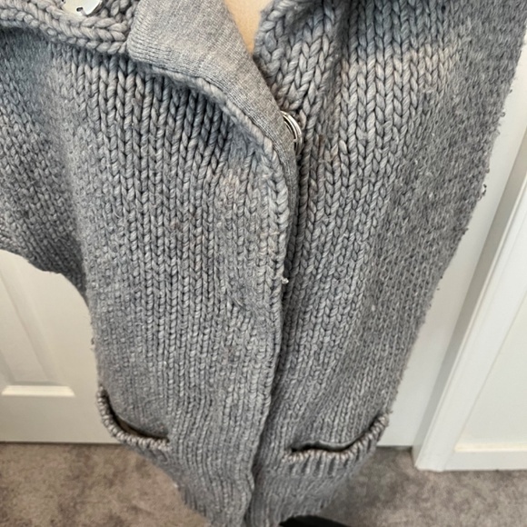 French Connection size M sweater - Picture 5 of 15